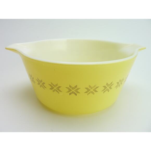 Vintage Pyrex Town and Country Yellow Casserole Dish 474 – B 1.5 Quart No Lid - Picture 1 of 7